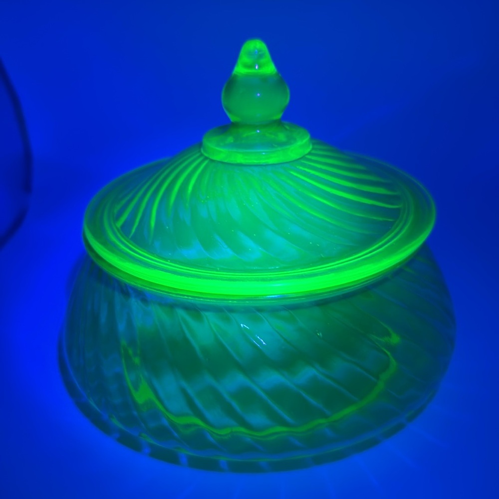 Anchor Hocking Uranium Glass Candy Dish 5.25" H 6" W